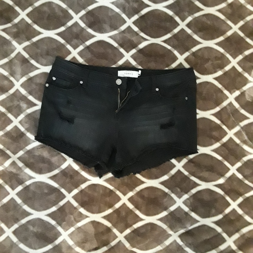 Black distressed shorts
